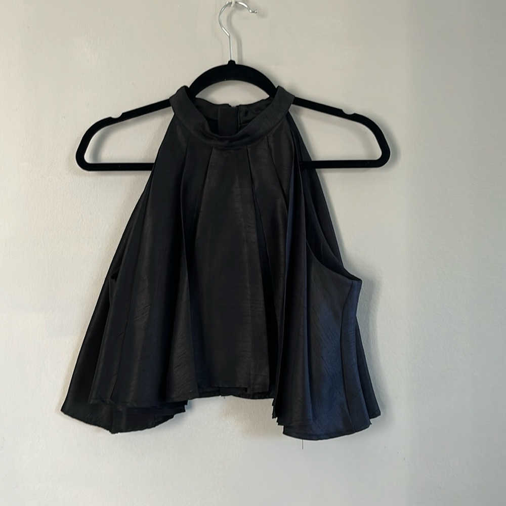 Women’s black cropped sleeveless top, blouse size M
